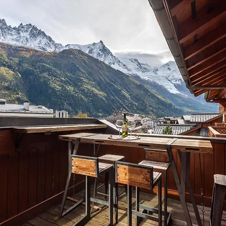 Apartment Longview, Alpes Agency, Central Chamonix, Sleeps 8 Chamonix