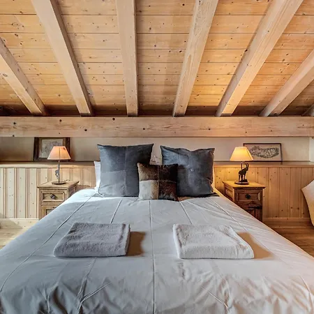 Apartment Longview, Alpes Agency, Central Chamonix, Sleeps 8 Chamonix