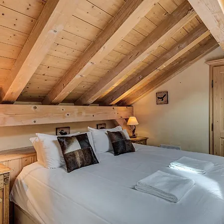 Apartment Longview, Alpes Agency, Central Chamonix, Sleeps 8 * Chamonix